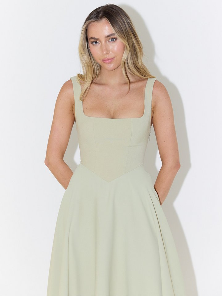 Valeria | Elegance and Style for Every Occasion